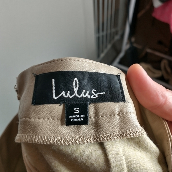 Lulu's Corte Vegan Leather Mini Skirt, beige, size S - Picture 3 of 7